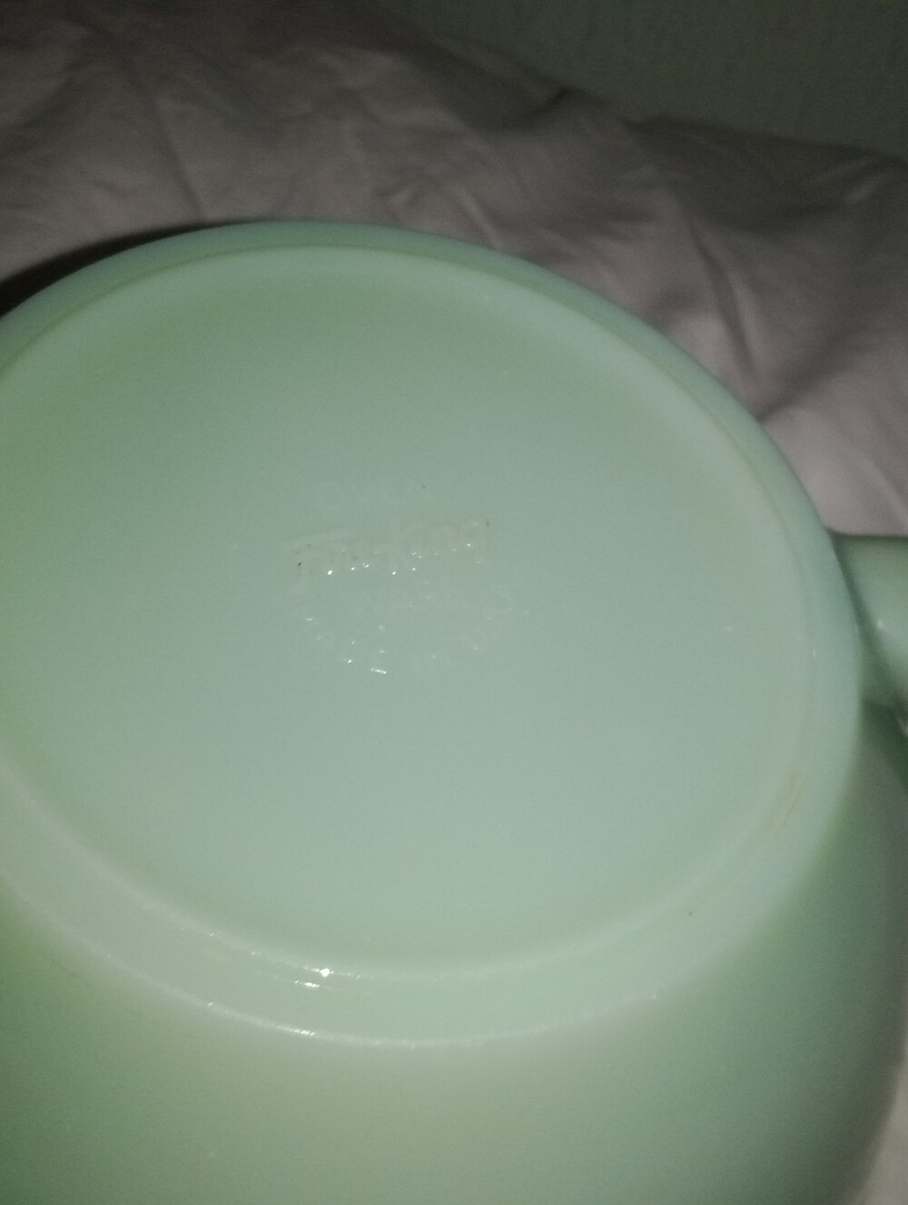 Vintage Fire King Jadeite Glass Batter Bowl Pitcher 7 1/2" Diameter 4" Tall - Picture 7 of 8